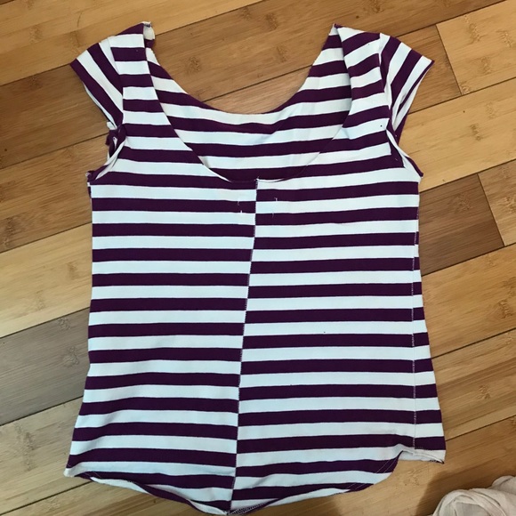Comfiest stretchy striped t-shirt - small - Picture 2 of 7